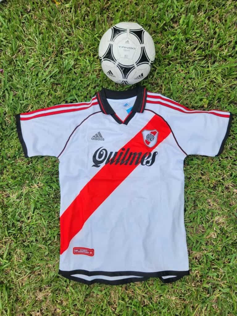 River Plate Home Retro 01/02
