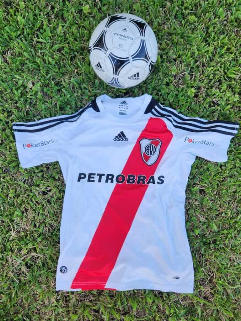 River Plate Home Retro 09'