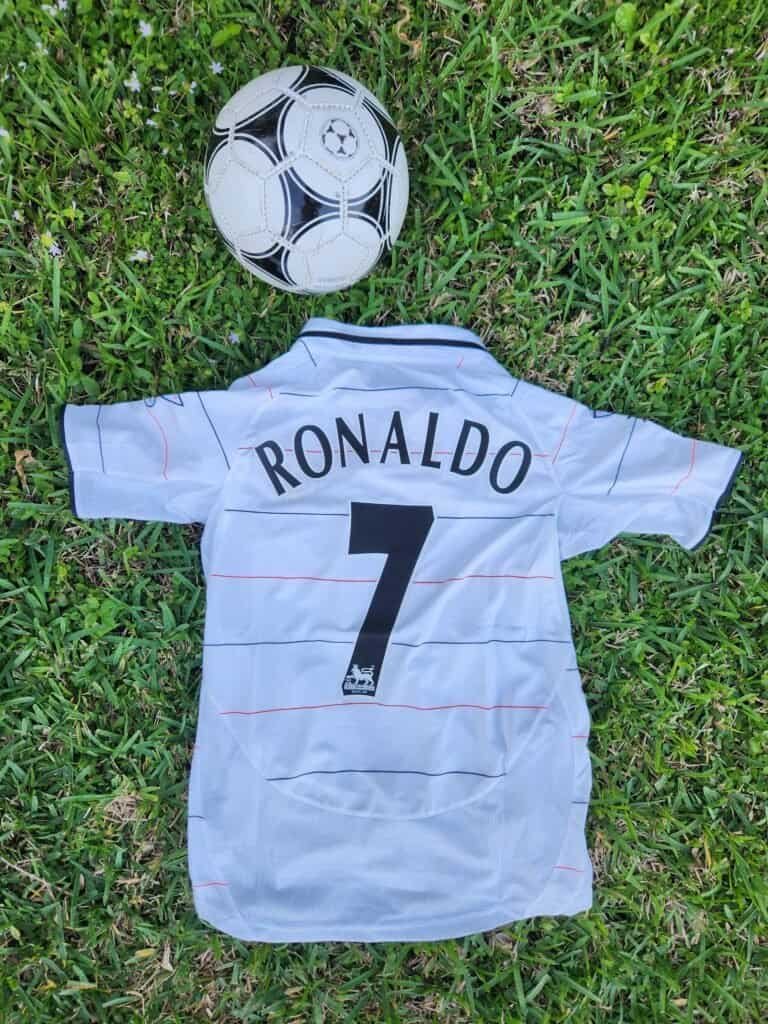 Manchester United 3Rd Kit Retro 03/04