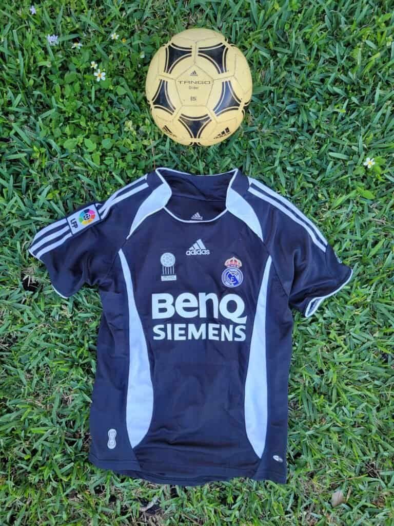 Real Madrid Retro 06/07 Away