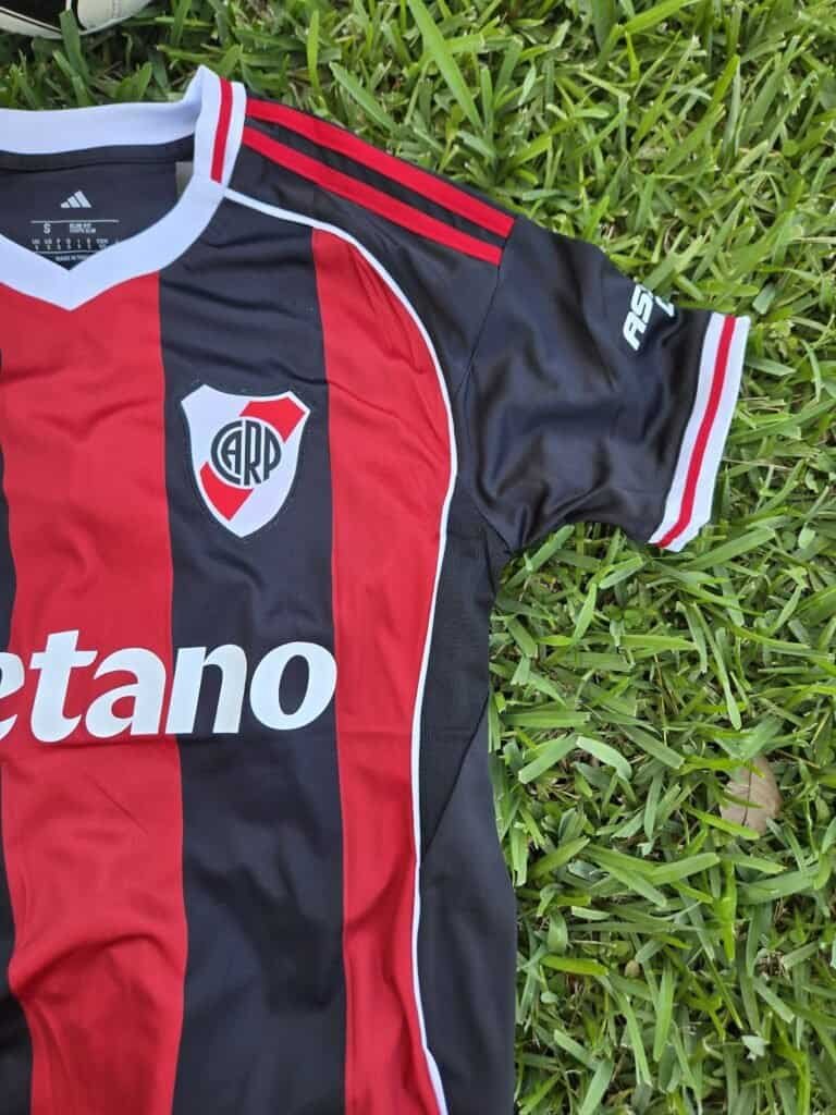 River Plate Away Fan Version 25/26