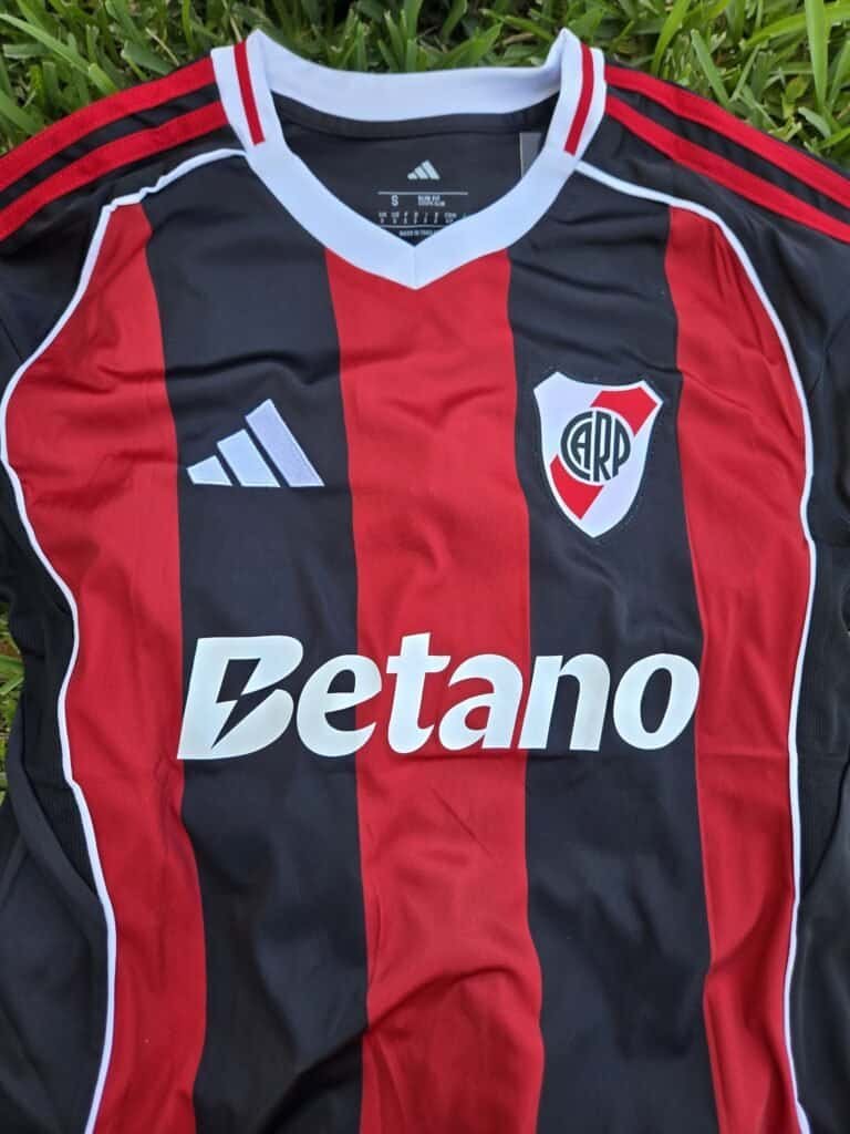 River Plate Away Fan Version 25/26