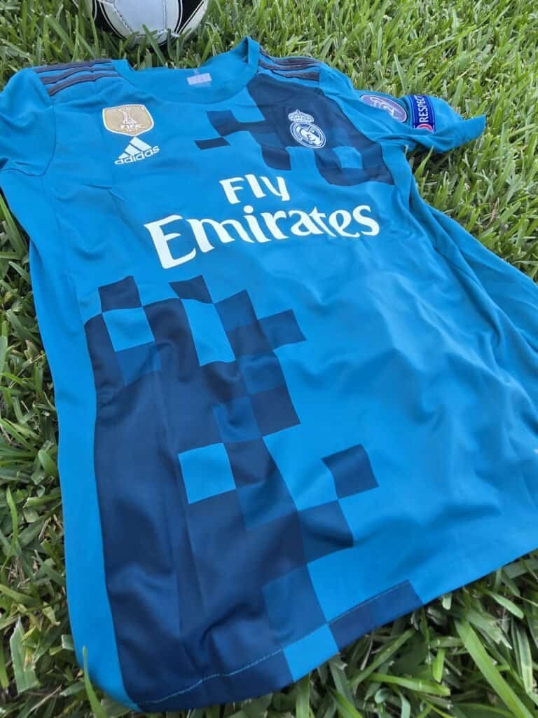 Real Madrid 3rd Kit 17/18 Retro