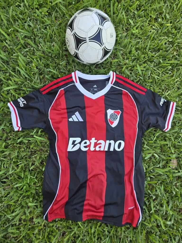River Plate Away Fan Version 25/26