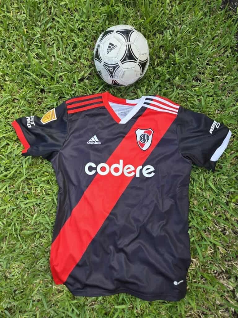 River Plate 3er Kit  24/25