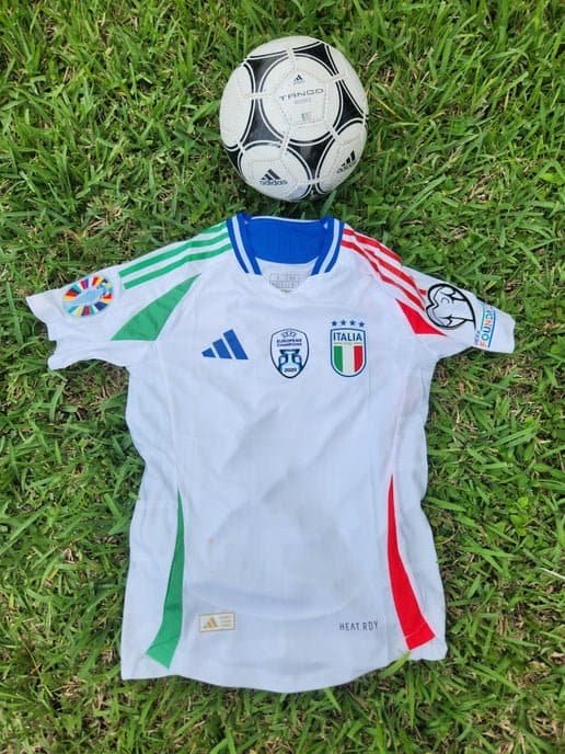 Italy Away 24/25