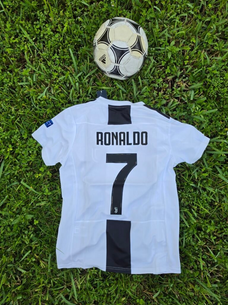 Juventus Home Retro 18/19