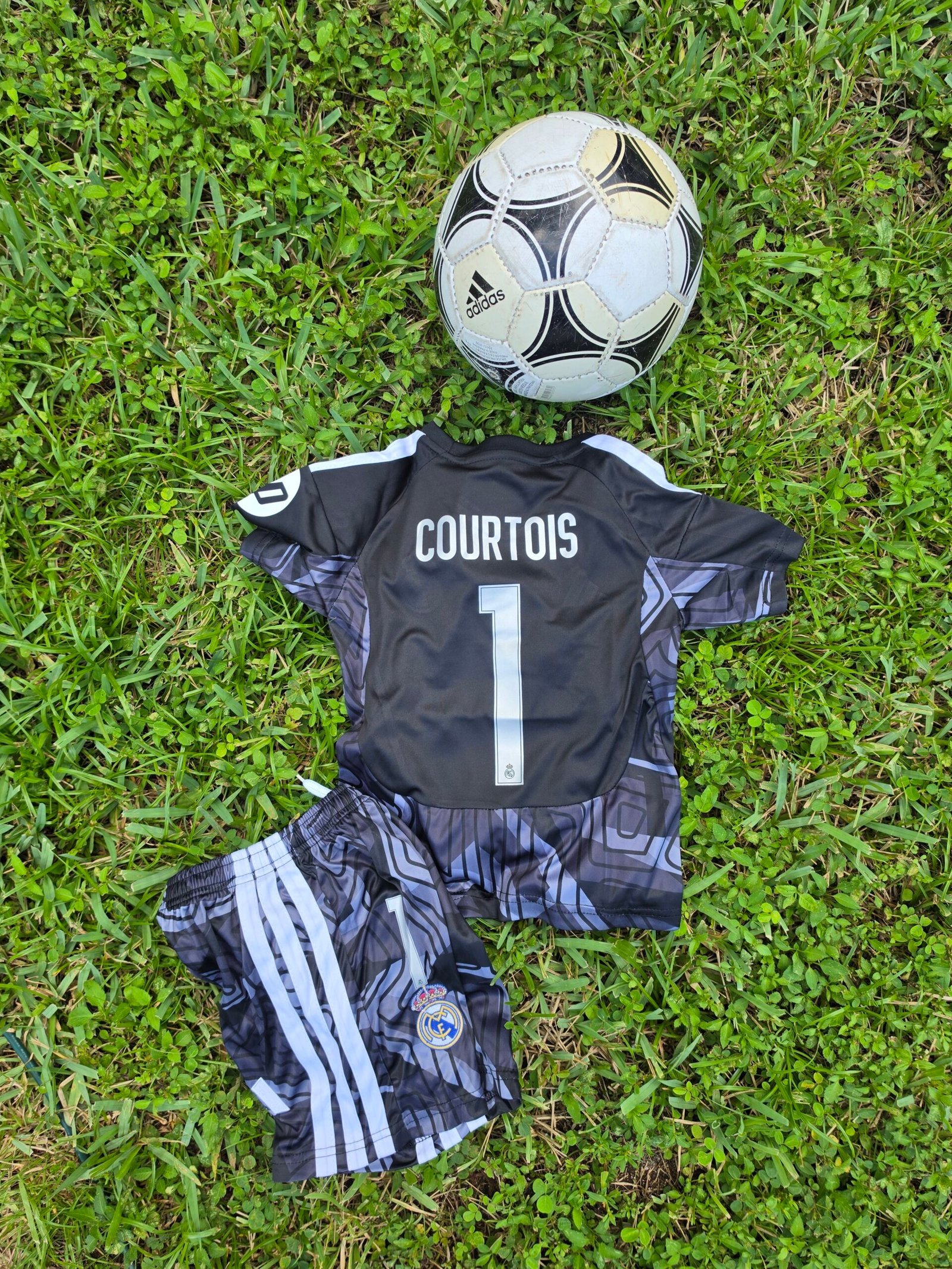 Kids Real Madrid Goalkeeper 26/27 Black - Image 2