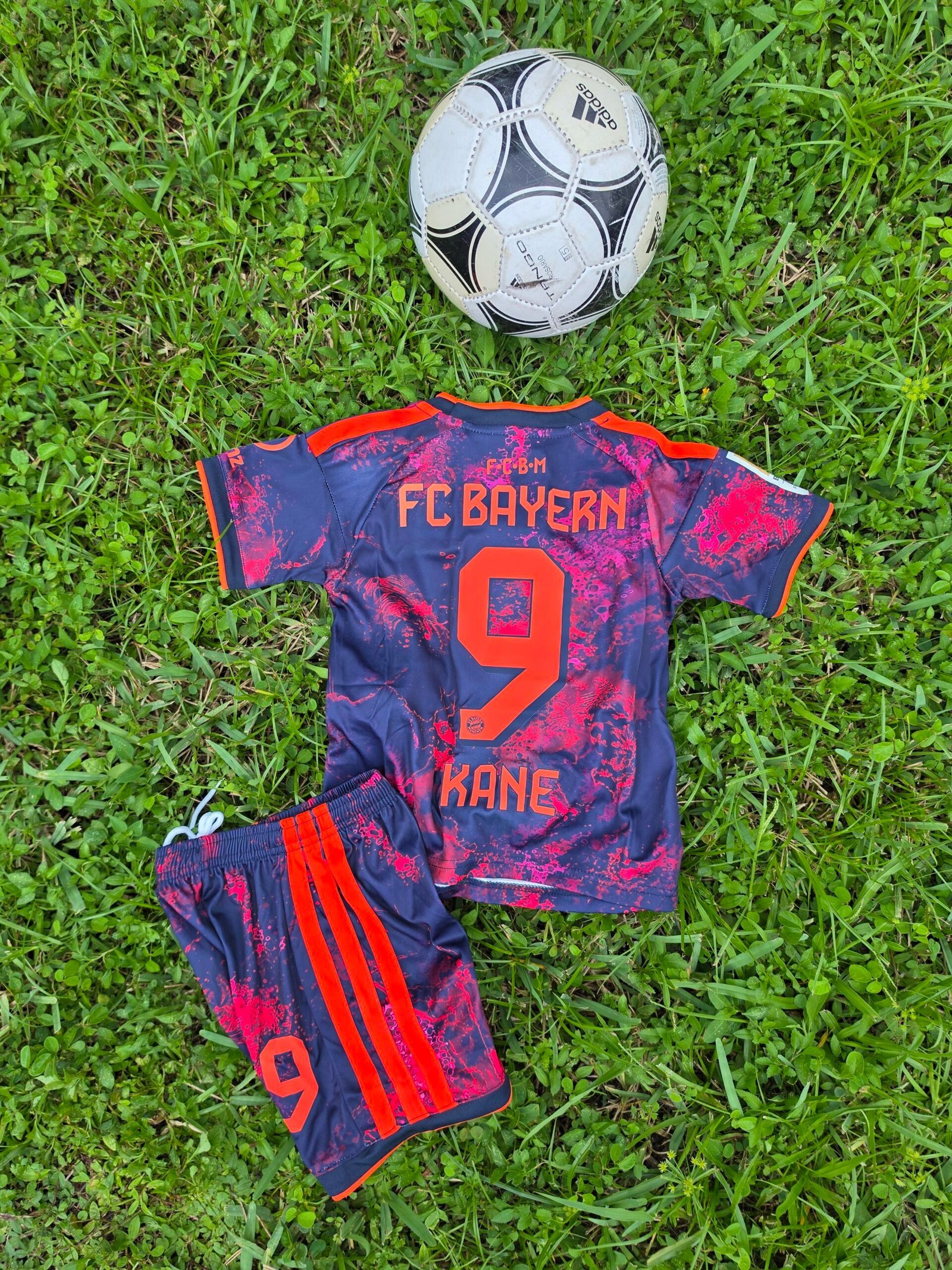 Kids Bayern Munich 3rd Kit 26/27 - Image 2