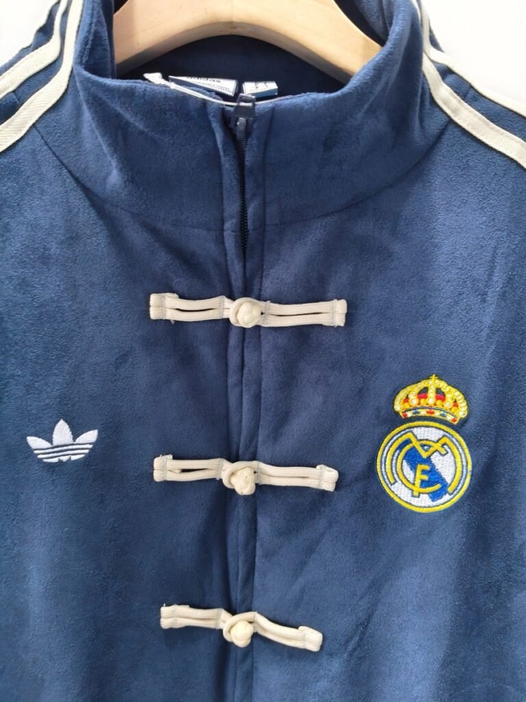 Retro 06/07 Real Madrid Navy Blue Chinese Button Jacket