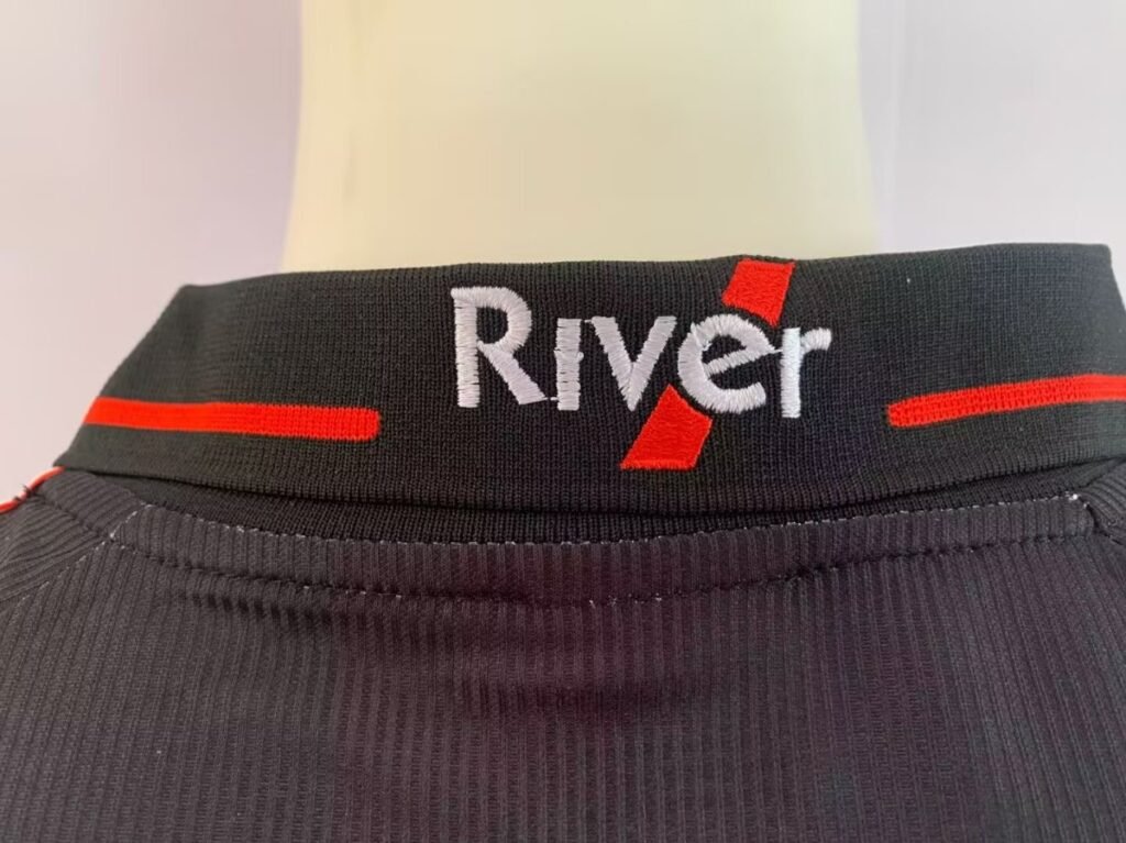 Retro 00/01 River Plate Third Black Jersey