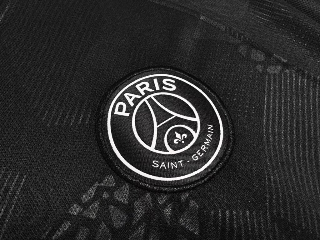 Retro 17/18 PSG/Paris Saint-Germain Black with Geometric Camo Pattern Third Long Sleeve Jersey