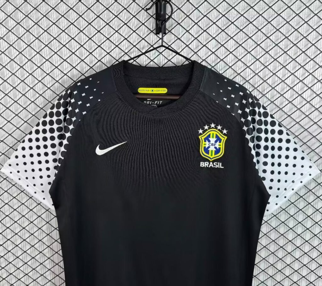 Retro 2010 Brazil Black Goalkeeper Jersey