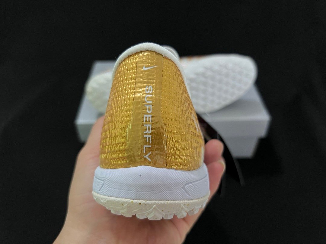 Nike Mercurial Vapor Elite Cleats - Image 3