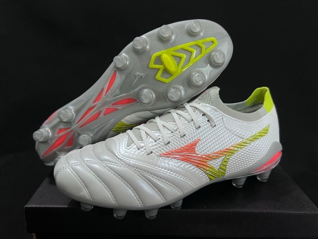 Mizuno Morelia Neo IV IN Soccer Cleats