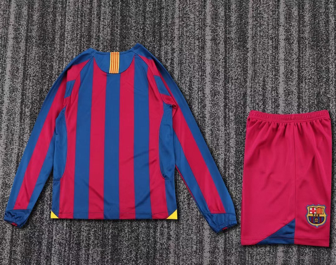 Barcelona 2005/06 Kids Home Long Sleeve Kit - Image 3