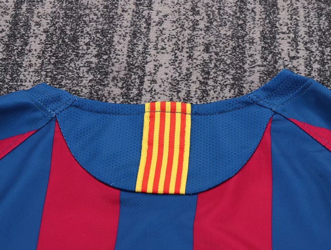 Barcelona 2005/06 Kids Home Long Sleeve Kit - Image 5