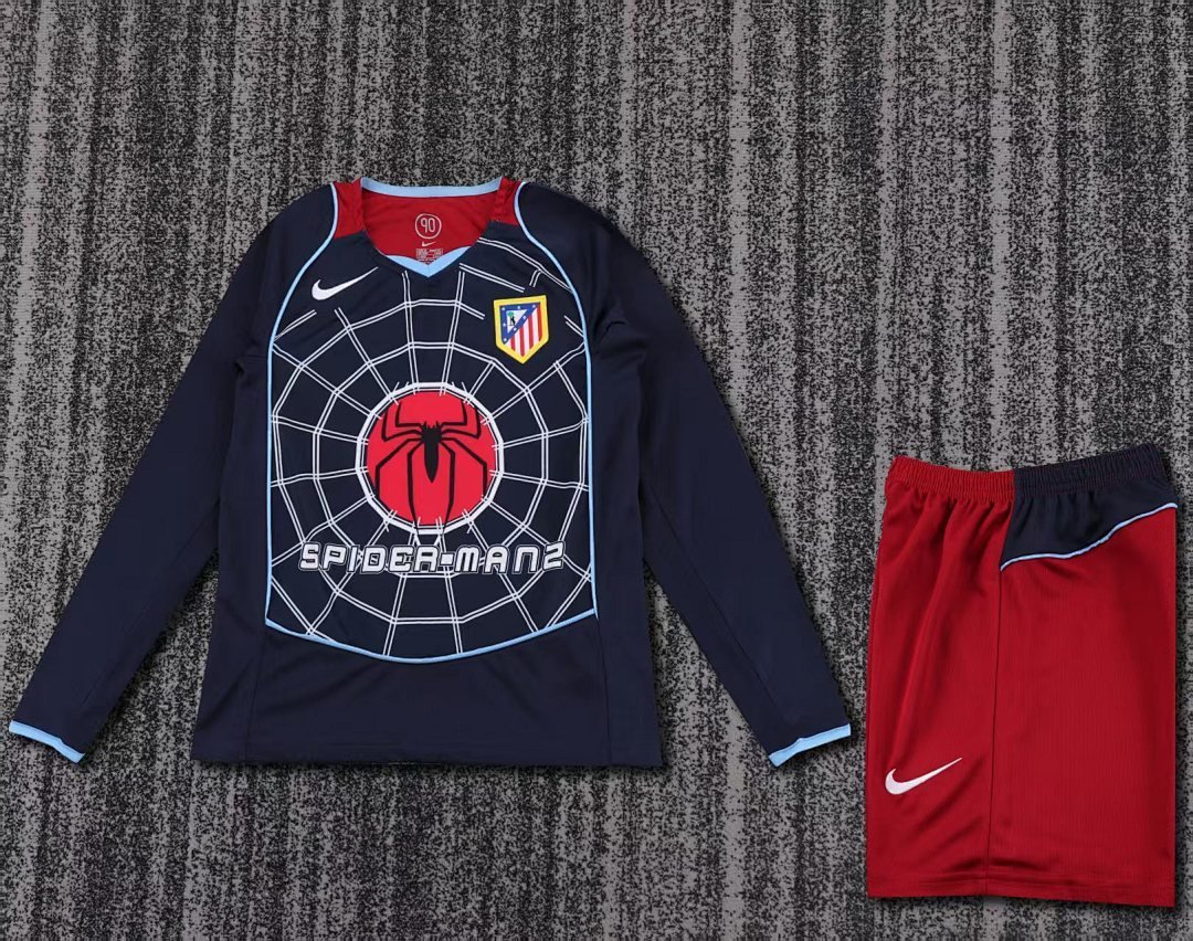 Atlético de Madrid 2004/05 Kids Away Long Sleeve Kit - Image 1