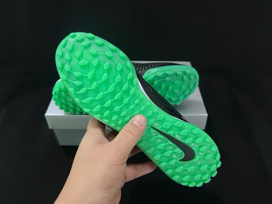 Nike Phantom GX Elite Low Cut TF - Image 2