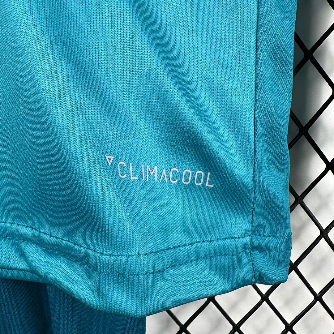 Real Madrid 1718 Third Long Sleeve Retro Jersey - Image 4