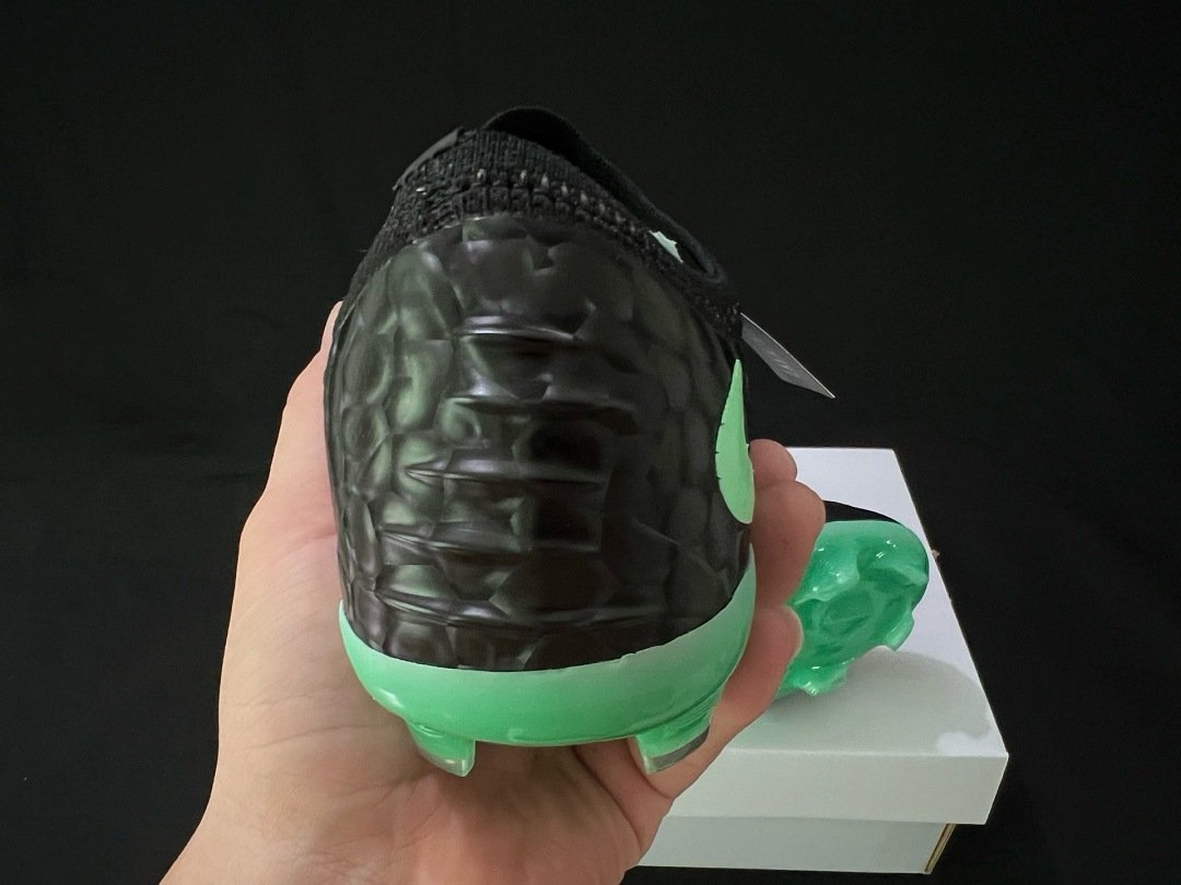 Nike Phantom GX Elite Low Cut FG - Image 3