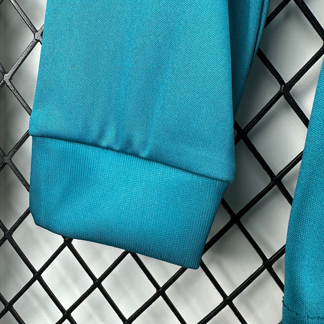 Real Madrid 1718 Third Long Sleeve Retro Jersey - Image 5