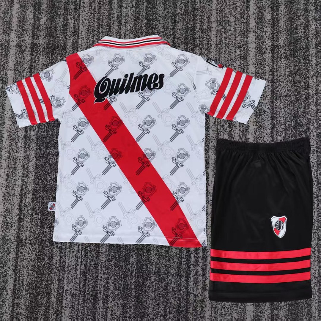 River Plate 1996/97 Kids Home Kit - Image 3
