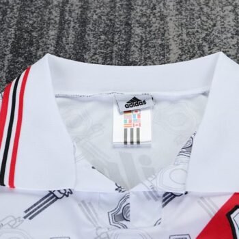 River Plate 1996/97 Kids Home Kit - Image 4