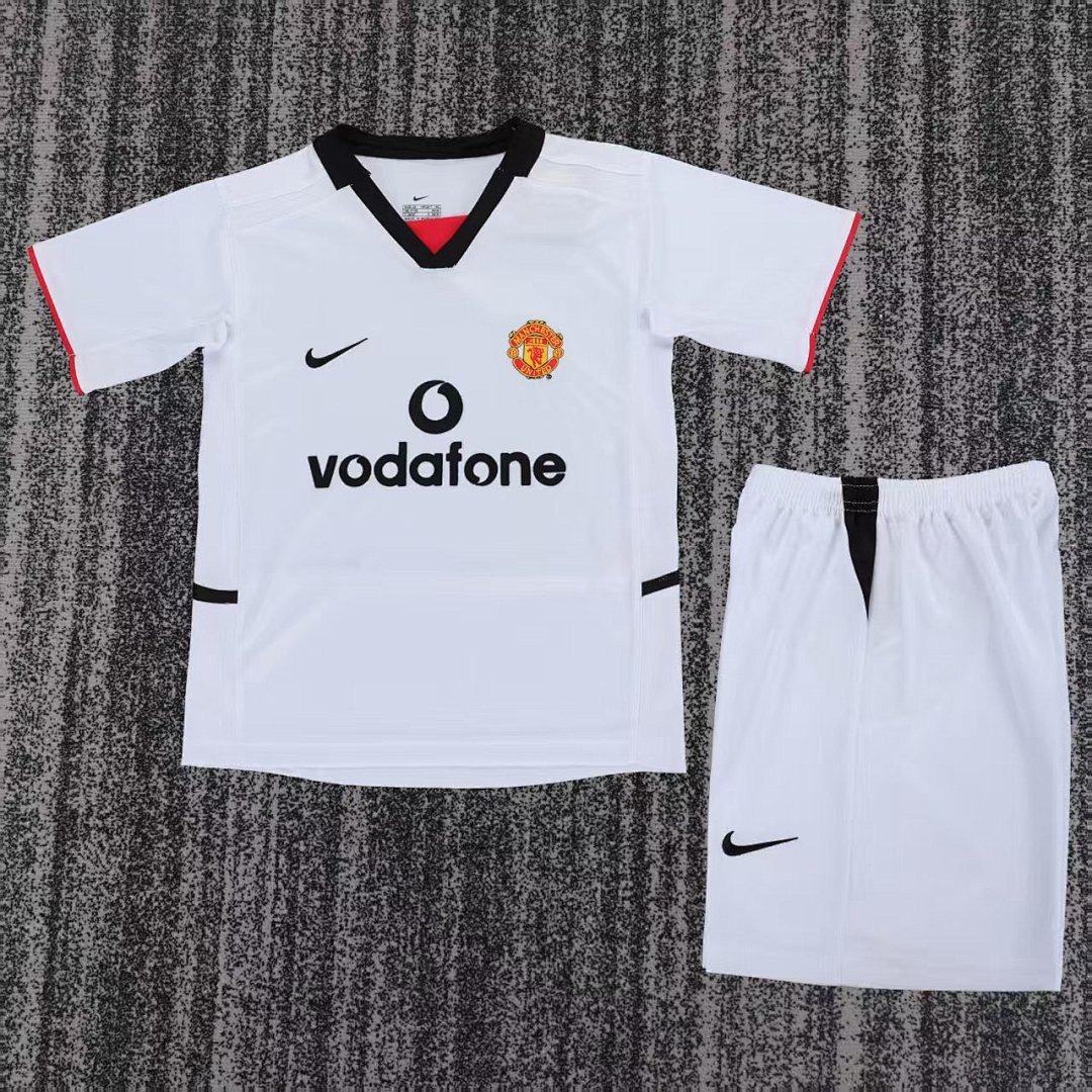 Manchester United 2002/03 Kids Away Kit - Image 1