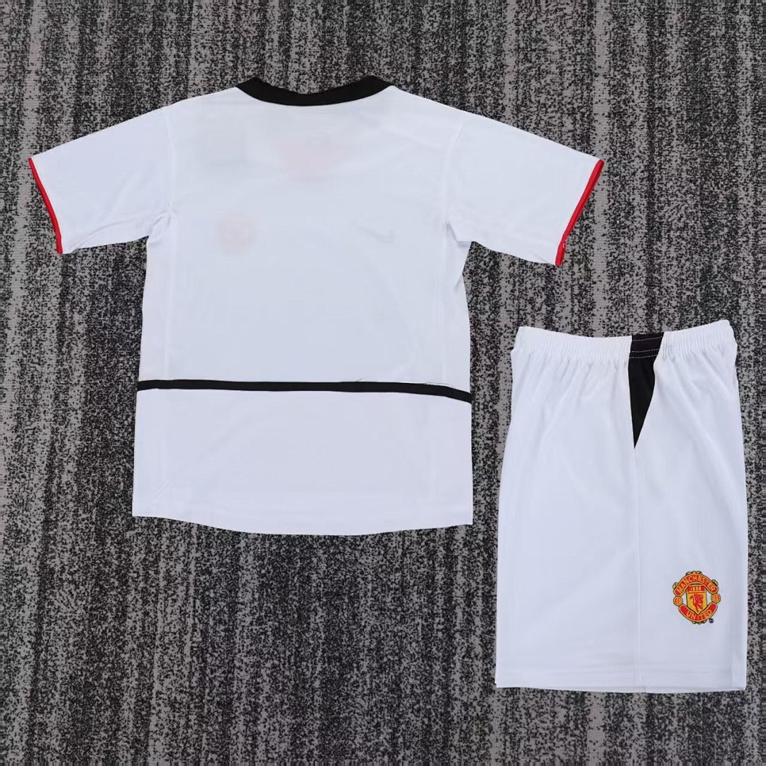 Manchester United 2002/03 Kids Away Kit - Image 3