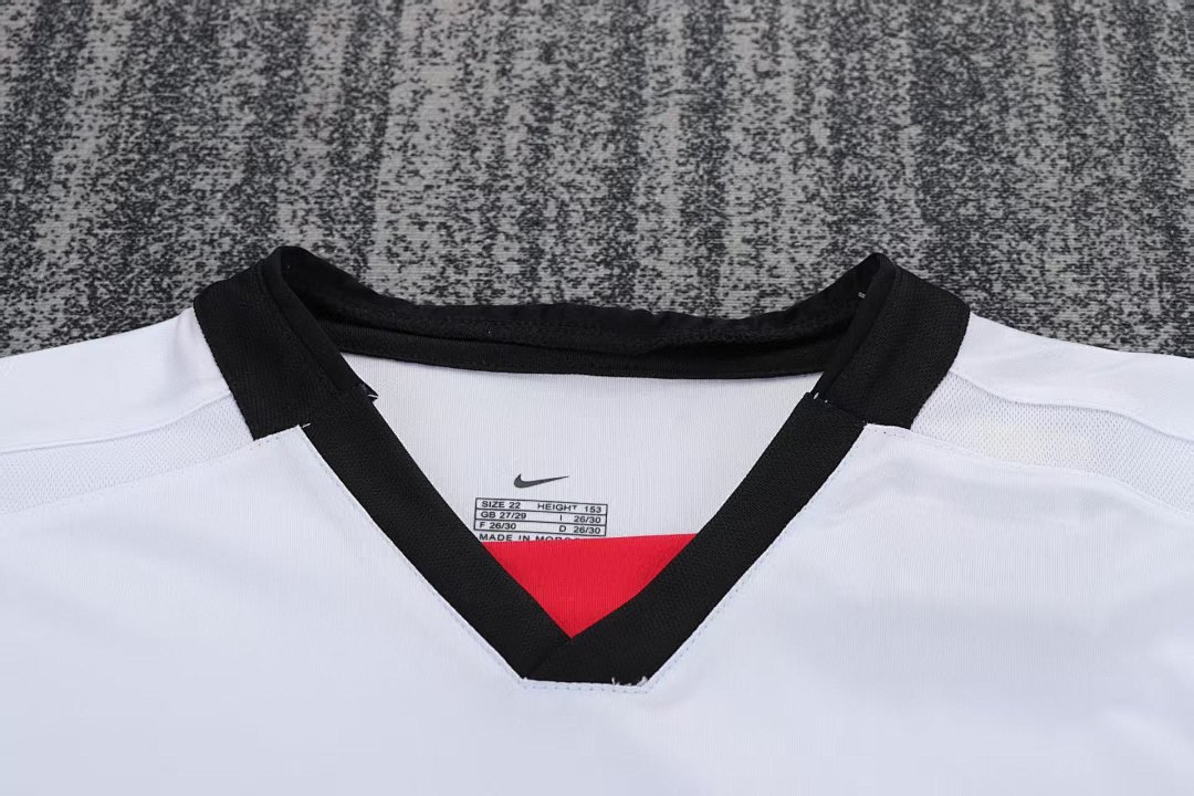 Manchester United 2002/03 Kids Away Kit - Image 4