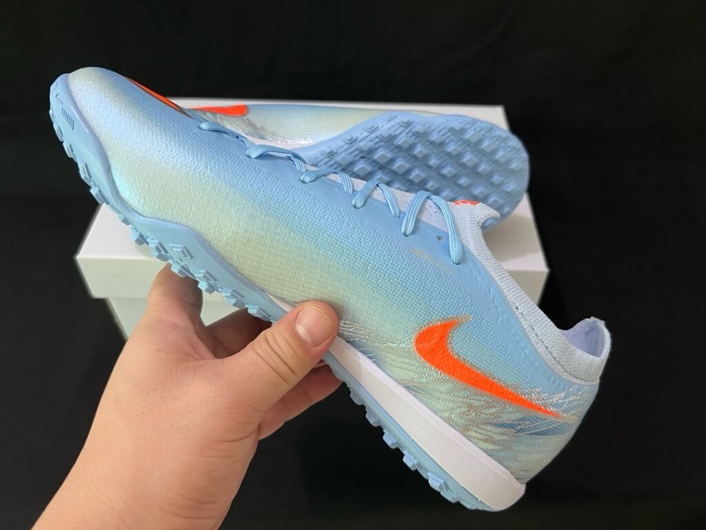 Nike Mercurial Vapor Elite Cleats