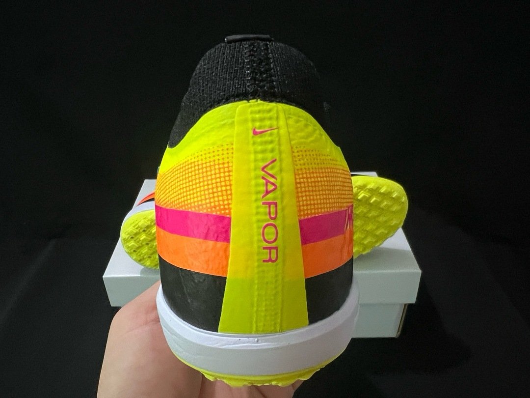Nike Mercurial Vapor Elite Cleats - Image 3