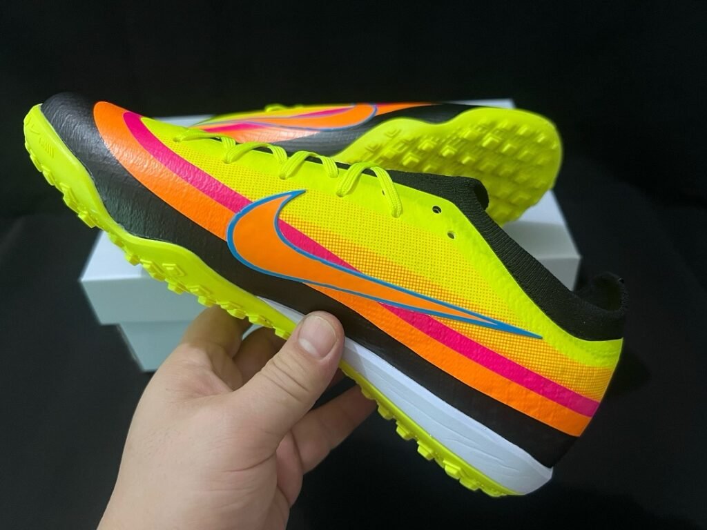 Nike Mercurial Vapor Elite Cleats