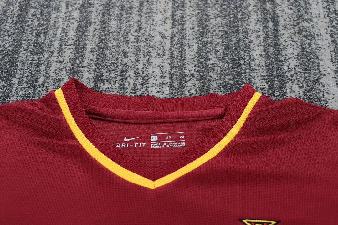 Portugal 2000 Kids Home Kit - Image 4