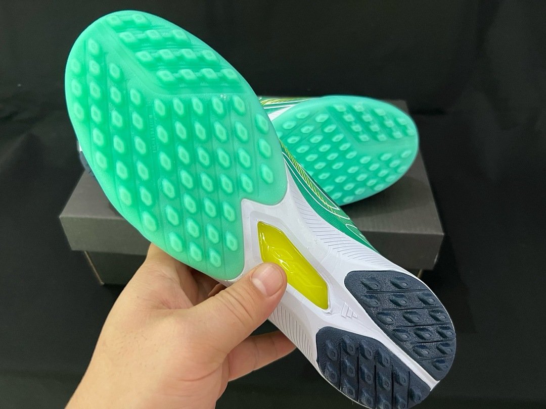 Adidas F50 Elite Laceless TF - Image 2