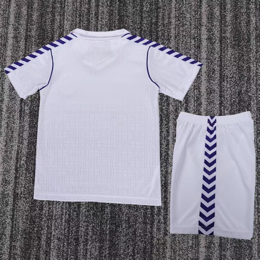 Real Madrid 1988/90 Kids Home Kit - Image 3