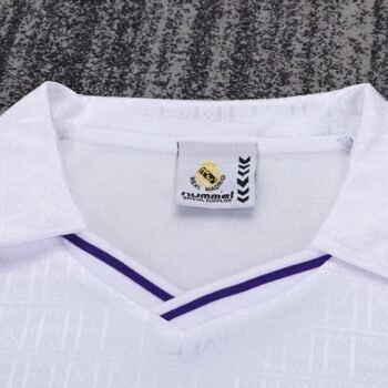 Real Madrid 1988/90 Kids Home Kit - Image 4