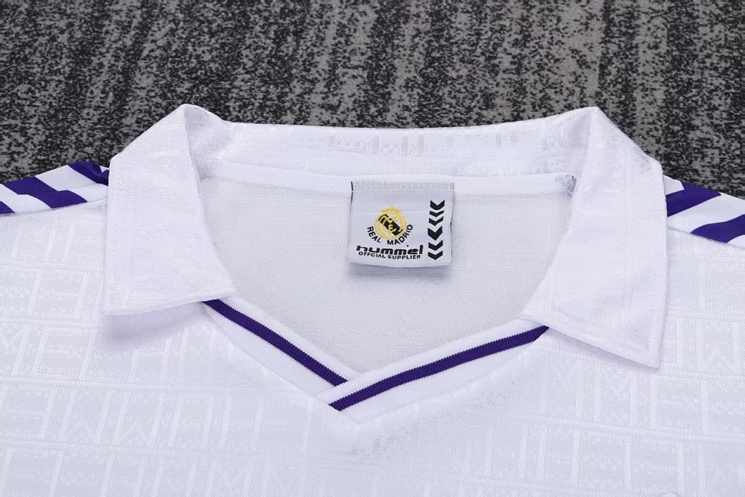 Real Madrid 1988/90 Kids Home Kit - Image 4