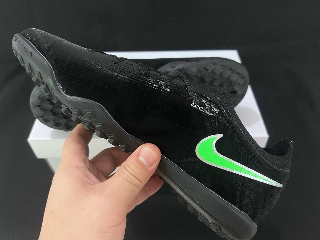 Nike Mercurial Vapor Elite Cleats - Image 4