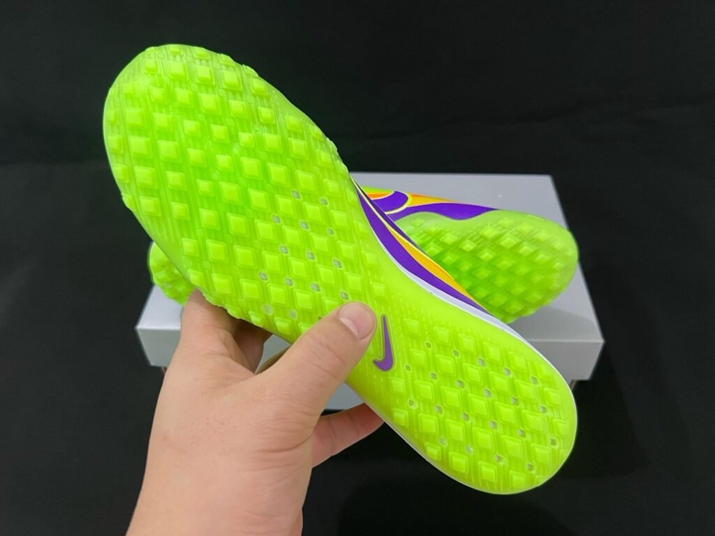 Nike Mercurial Vapor Elite Cleats