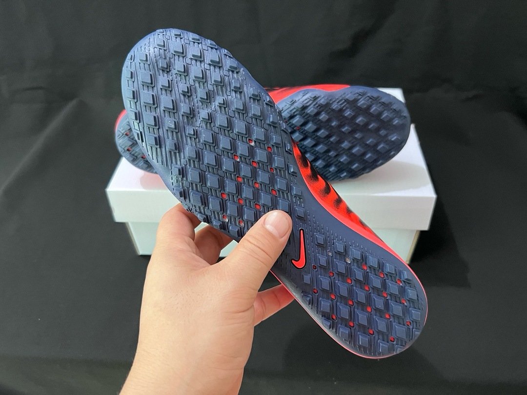Nike Mercurial Vapor Elite Cleats - Image 2