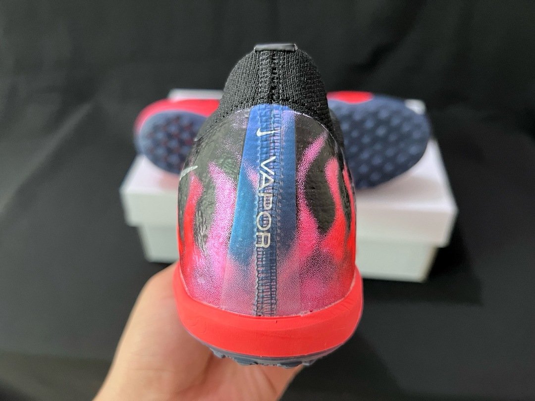 Nike Mercurial Vapor Elite Cleats - Image 4