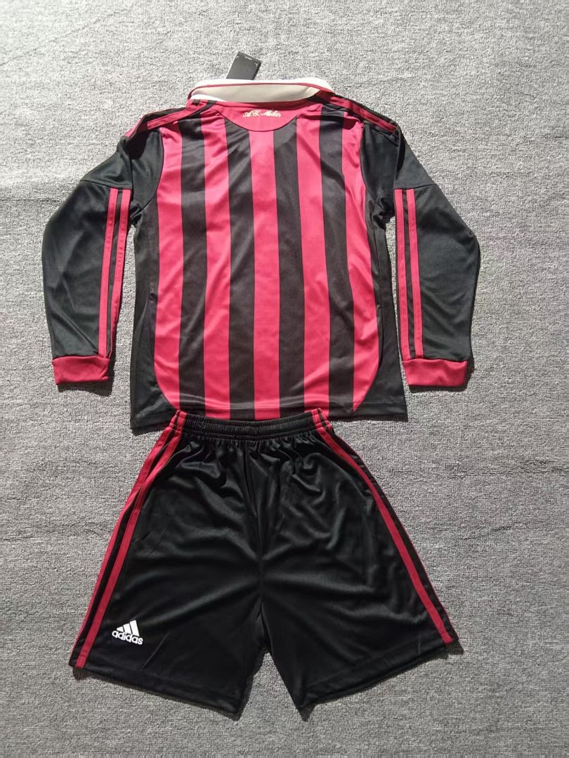 AC Milan 2009/10 Kids Home Long Sleeve Kit - Image 2