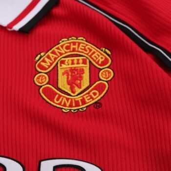 Manchester United 1998/99 Kids Home Long Sleeve Kit - Image 3
