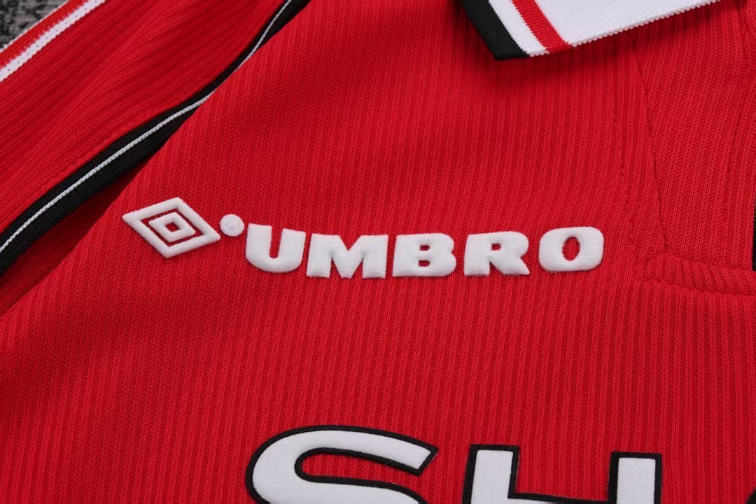 Manchester United 1998/99 Kids Home Long Sleeve Kit - Image 4