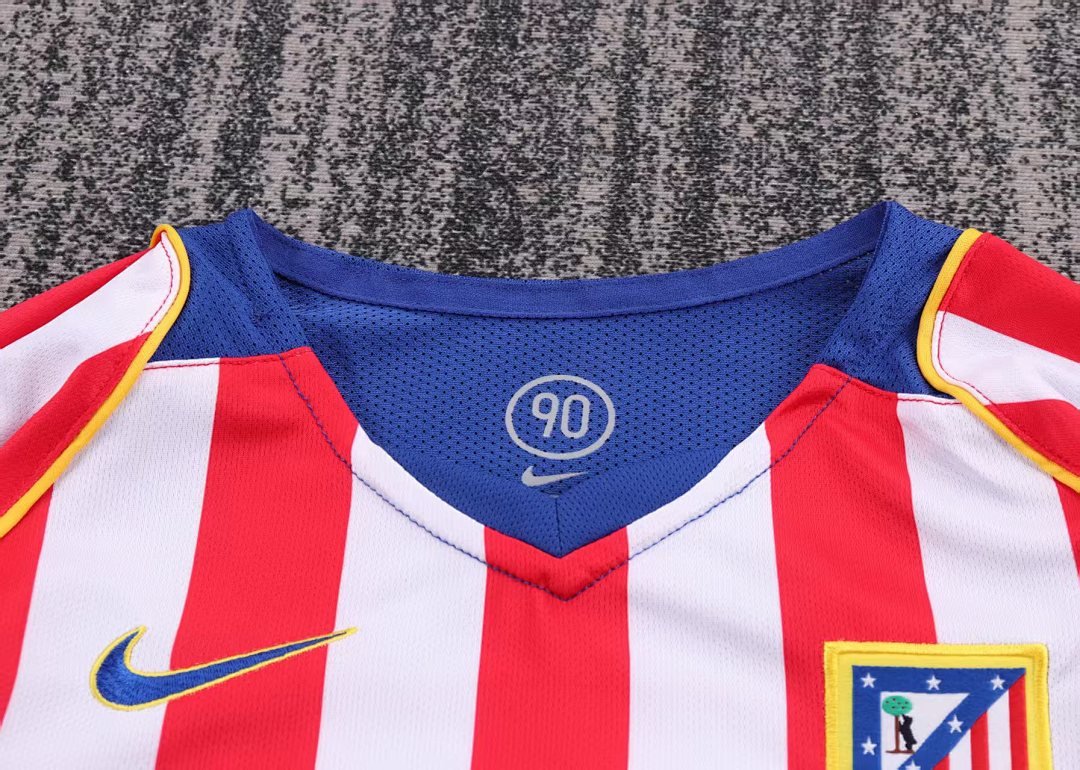 Atlético de Madrid 2004/05 Kids Home Long Sleeve Kit - Image 3