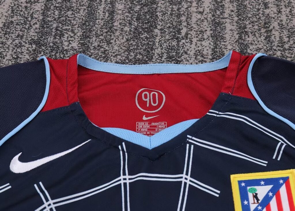 Atlético de Madrid 2004/05 Kids Away Long Sleeve Kit