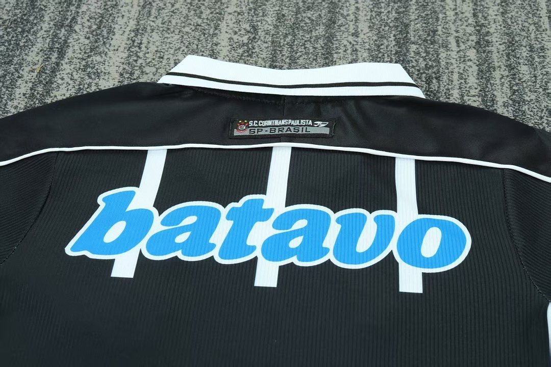 Corinthians 1999/00 Kids Away Kit - Image 4