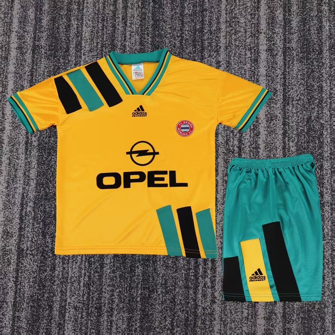 Bayern Munich 1993/95 Kids Away Kit - Image 1